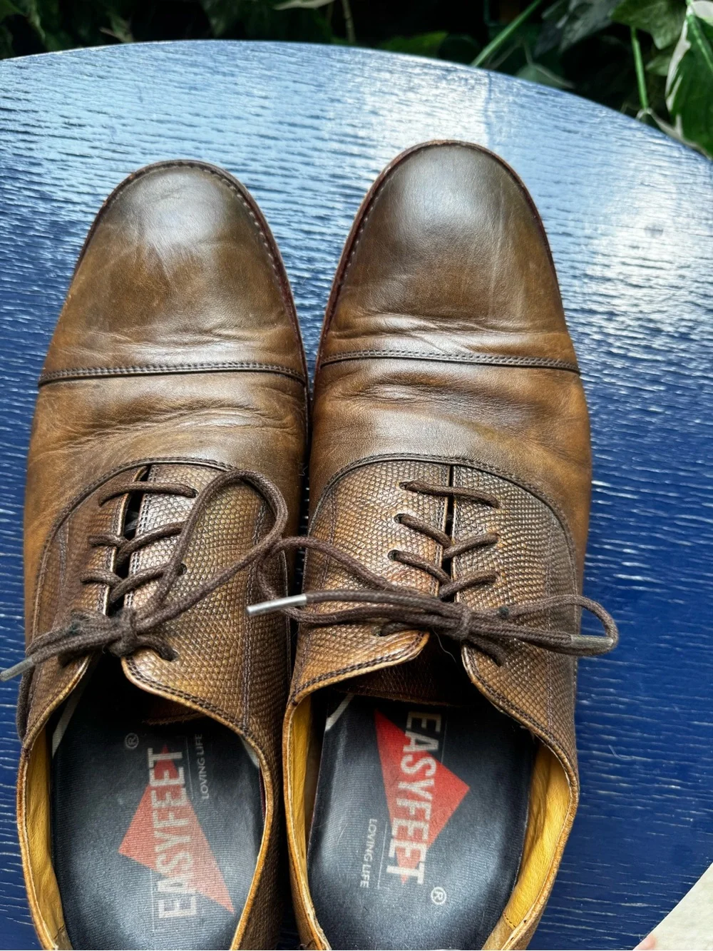 Warfield & Grand Brown Logan Leather Dress Oxfords Cap toe and textured design